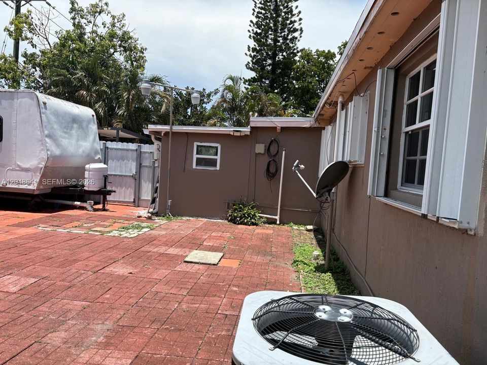For Sale: $529,900 (3 beds, 2 baths, 1323 Square Feet)