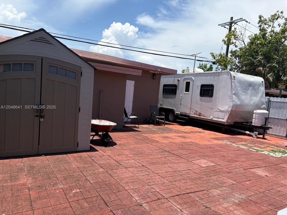 For Sale: $529,900 (3 beds, 2 baths, 1323 Square Feet)