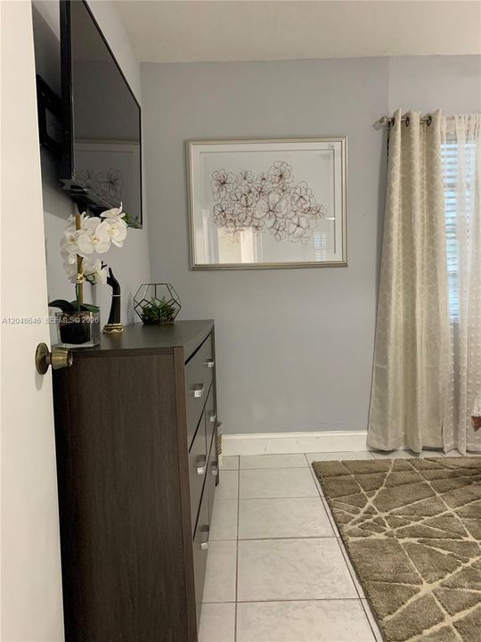 For Rent: $3,500 (3 beds, 1 baths, 1565 Square Feet)