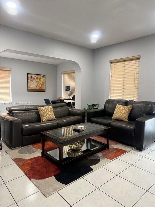 For Rent: $3,500 (3 beds, 1 baths, 1565 Square Feet)