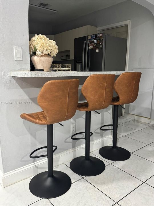 For Rent: $3,500 (3 beds, 1 baths, 1565 Square Feet)