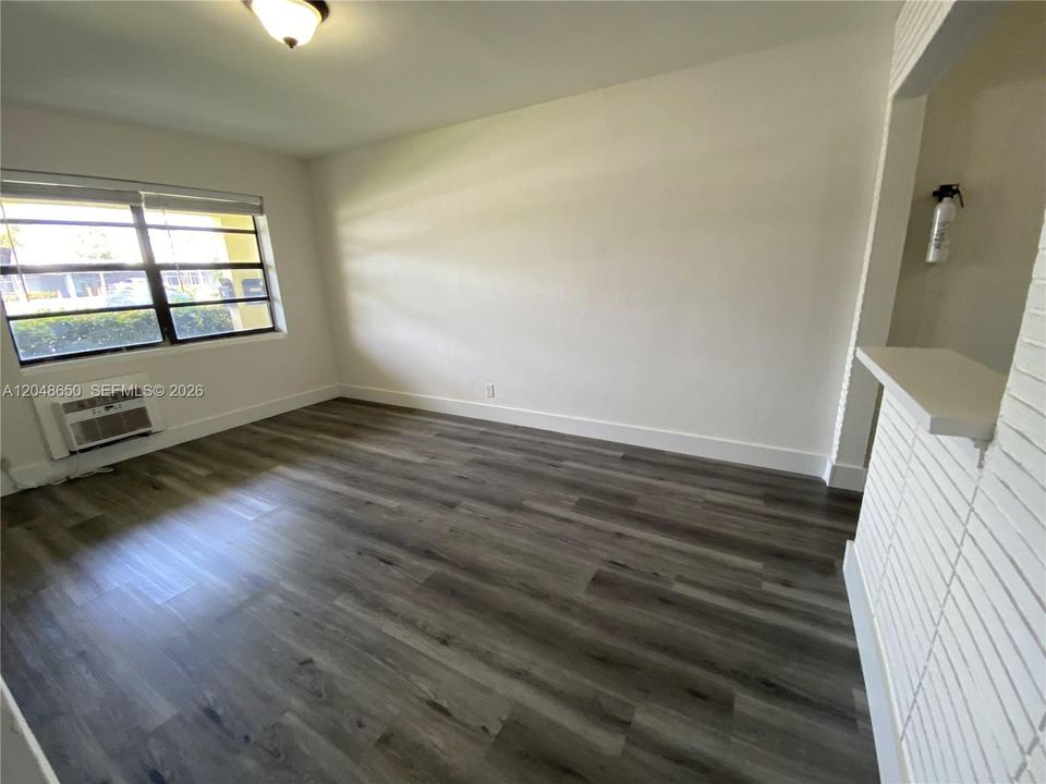 For Rent: $2,100 (2 beds, 2 baths, 2338 Square Feet)