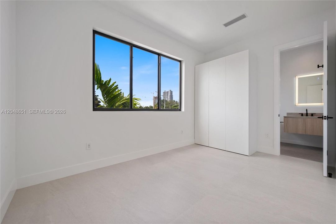 For Sale: $1,519,000 (4 beds, 4 baths, 2671 Square Feet)