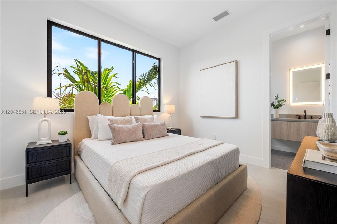 For Sale: $1,519,000 (4 beds, 4 baths, 2671 Square Feet)
