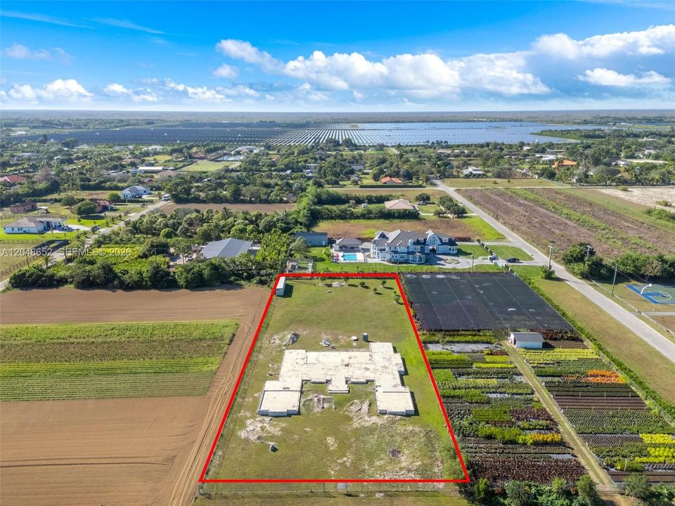 En Venta: $829,000 (1.25 acres)