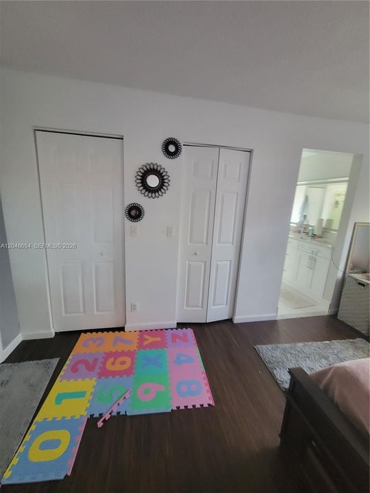 В аренду: $4,400 (4 спален, 2 ванн, 2113 Квадратных фут)
