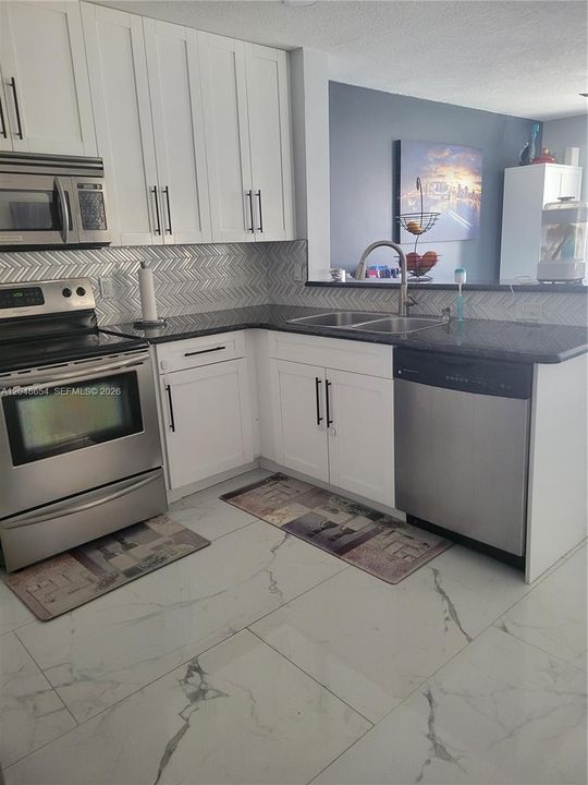 В аренду: $4,400 (4 спален, 2 ванн, 2113 Квадратных фут)