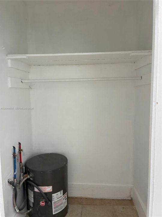 En Renta: $1,500 (0 camas, 1 baños, 2232 Pies cuadrados)