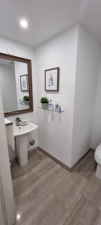 For Rent: $4,000 (1 beds, 1 baths, 653 Square Feet)