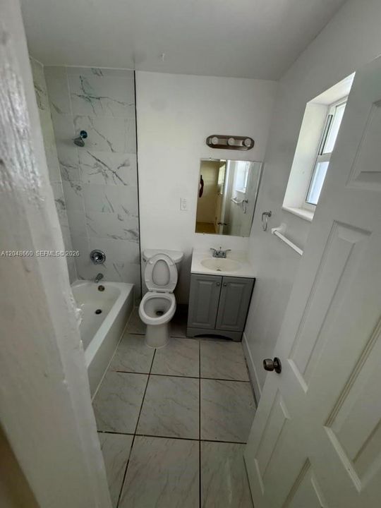 В аренду: $1,600 (1 спален, 1 ванн, 3290 Квадратных фут)
