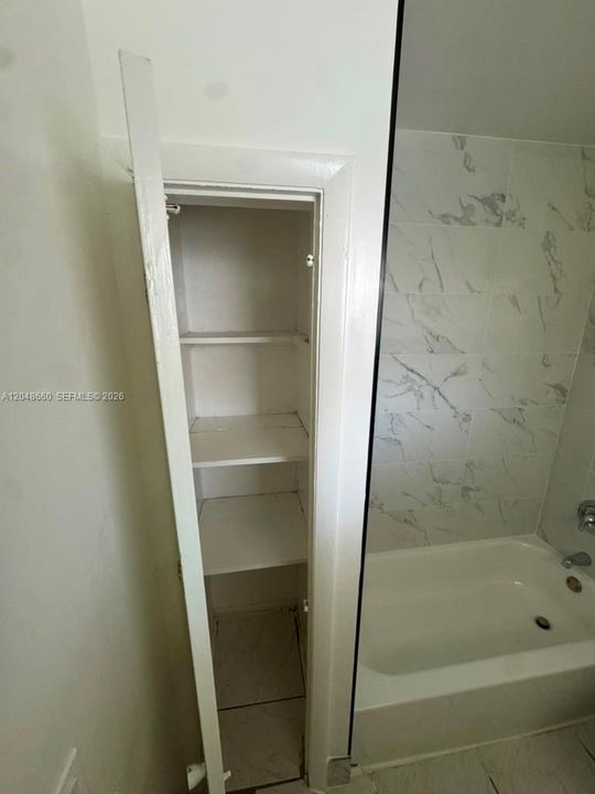 В аренду: $1,600 (1 спален, 1 ванн, 3290 Квадратных фут)