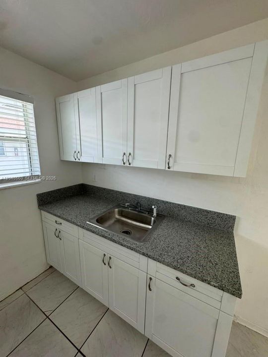 В аренду: $1,600 (1 спален, 1 ванн, 3290 Квадратных фут)