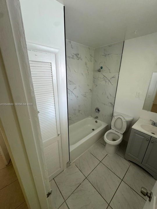 В аренду: $1,600 (1 спален, 1 ванн, 3290 Квадратных фут)