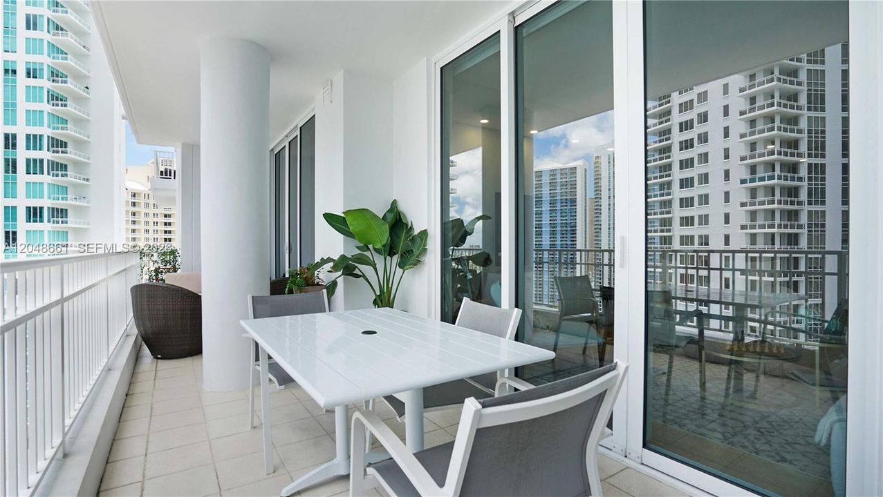For Rent: $4,900 (2 beds, 2 baths, 1303 Square Feet)