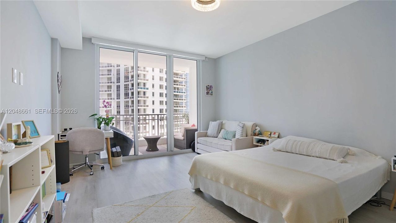 For Rent: $4,900 (2 beds, 2 baths, 1303 Square Feet)