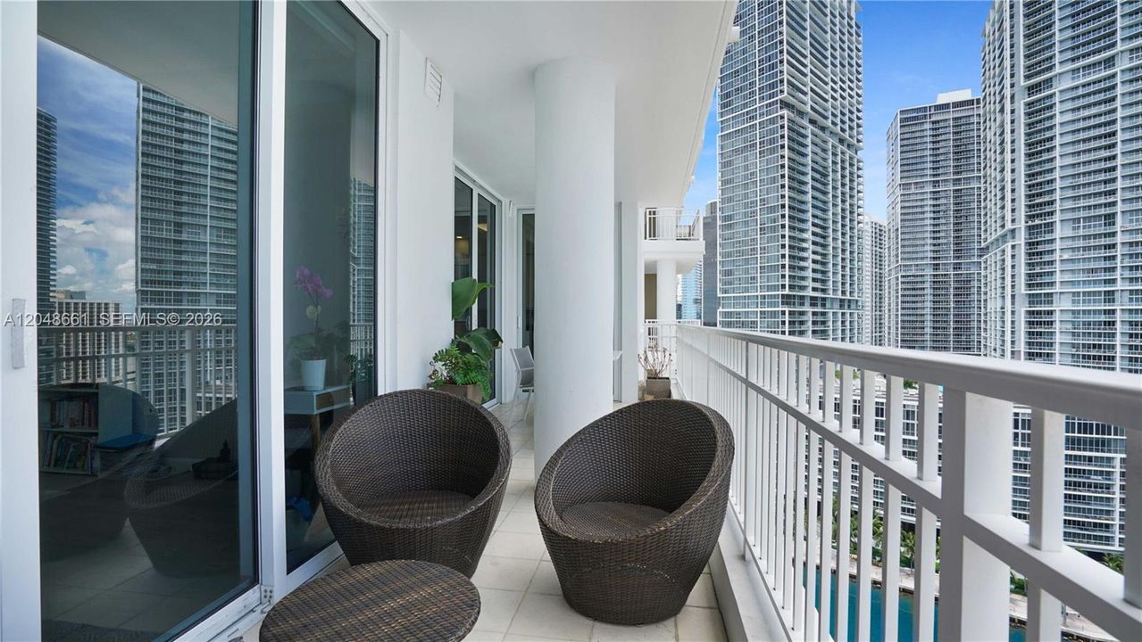 For Rent: $4,900 (2 beds, 2 baths, 1303 Square Feet)