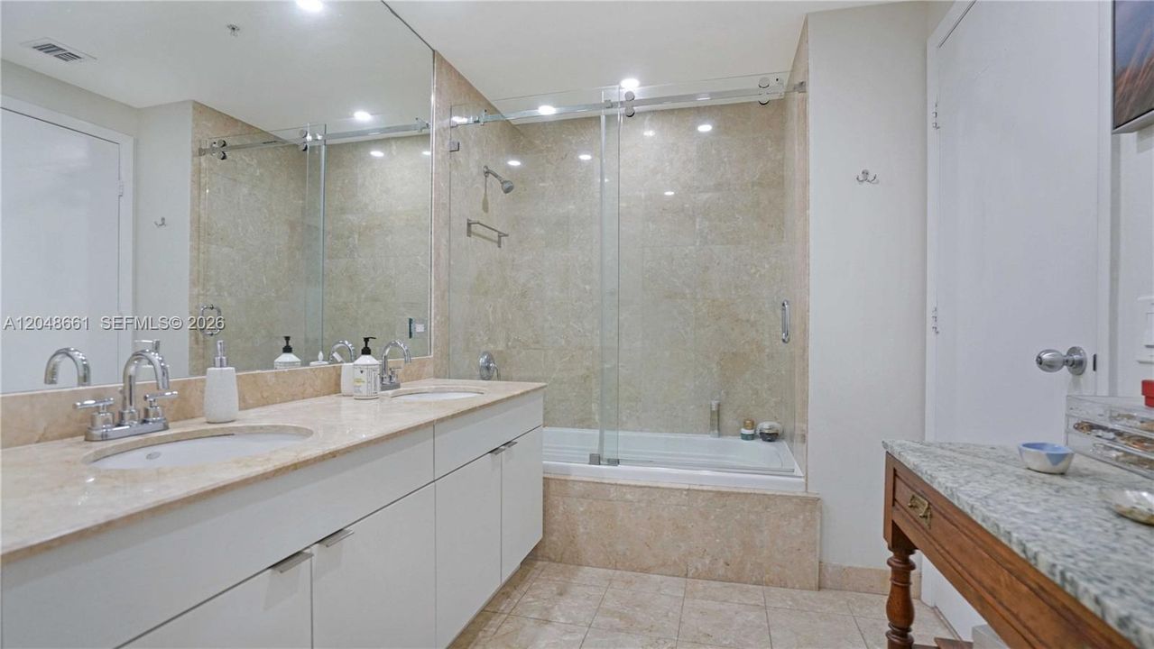 For Rent: $4,900 (2 beds, 2 baths, 1303 Square Feet)