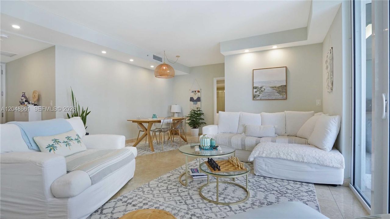 For Rent: $4,900 (2 beds, 2 baths, 1303 Square Feet)