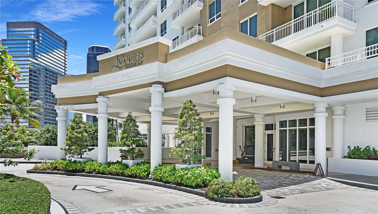 For Rent: $4,900 (2 beds, 2 baths, 1303 Square Feet)