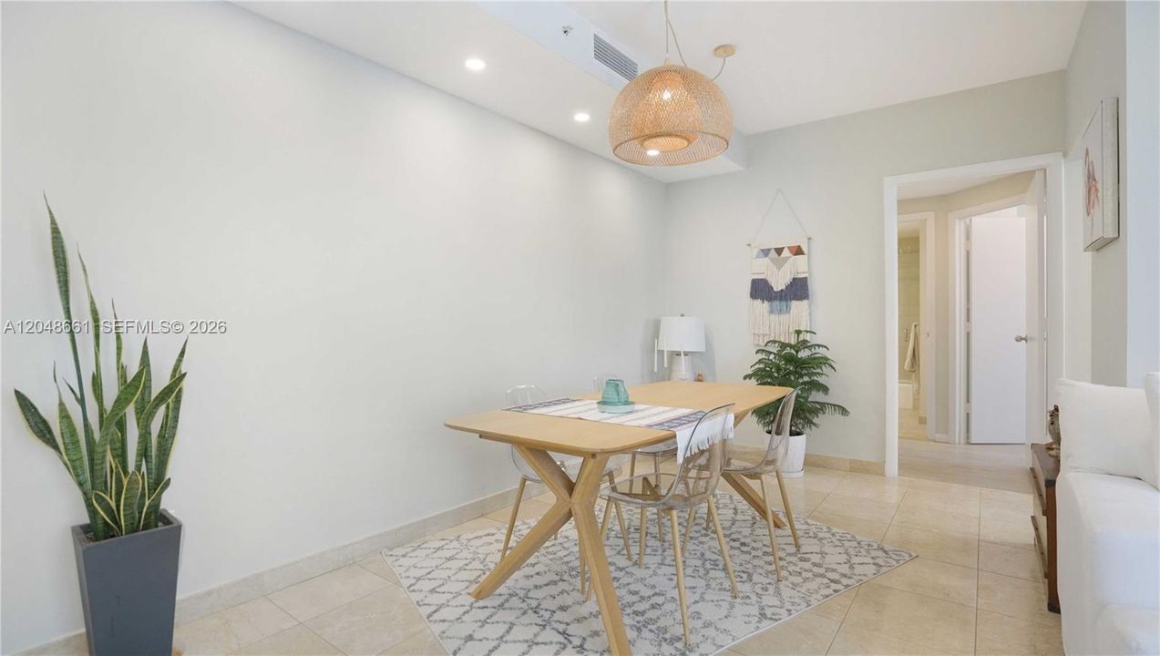 For Rent: $4,900 (2 beds, 2 baths, 1303 Square Feet)