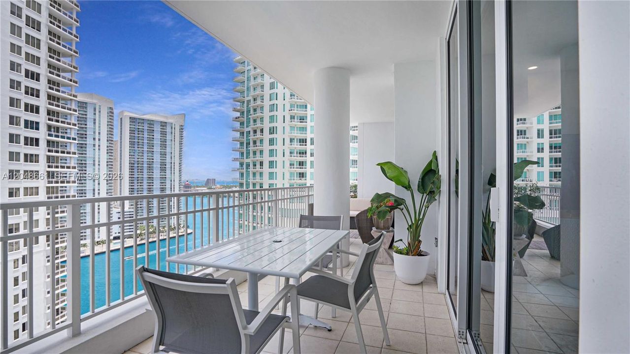 For Rent: $4,900 (2 beds, 2 baths, 1303 Square Feet)