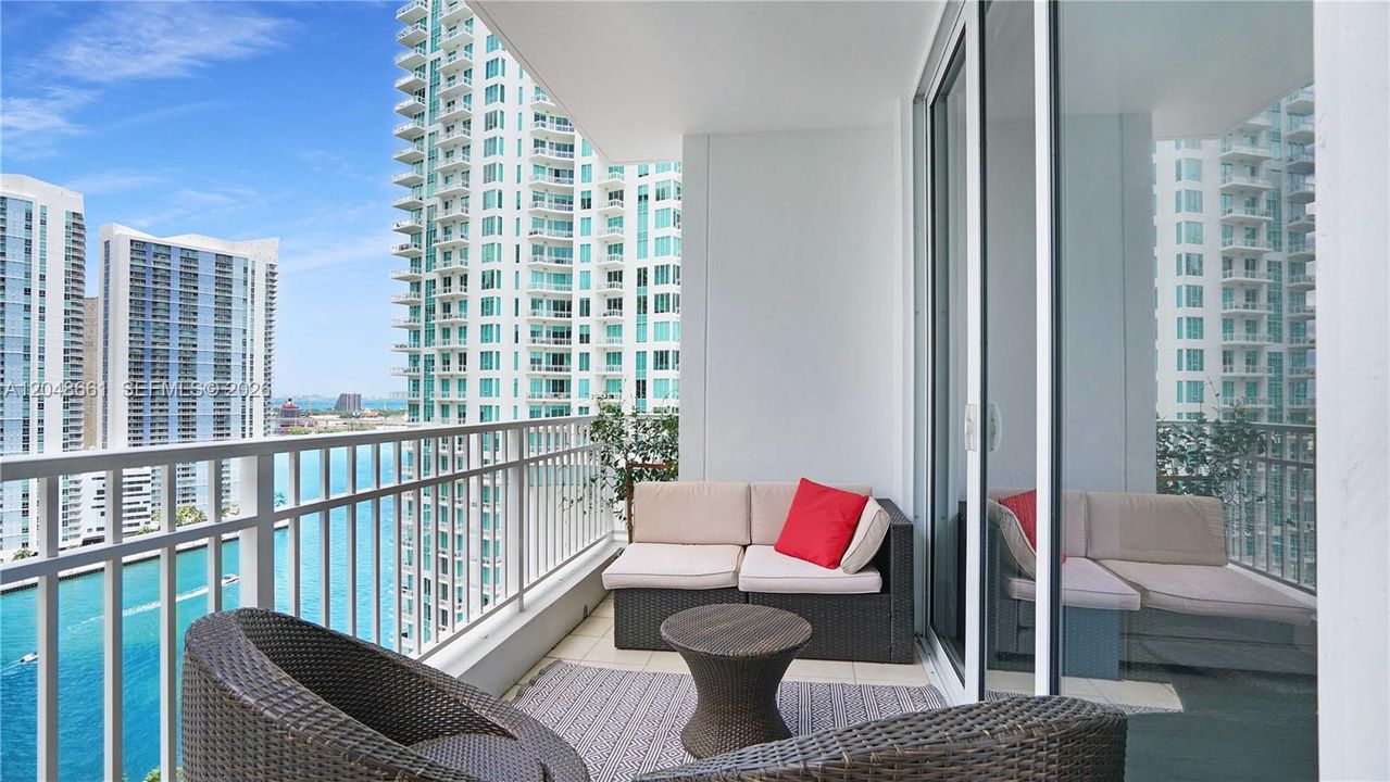 For Rent: $4,900 (2 beds, 2 baths, 1303 Square Feet)