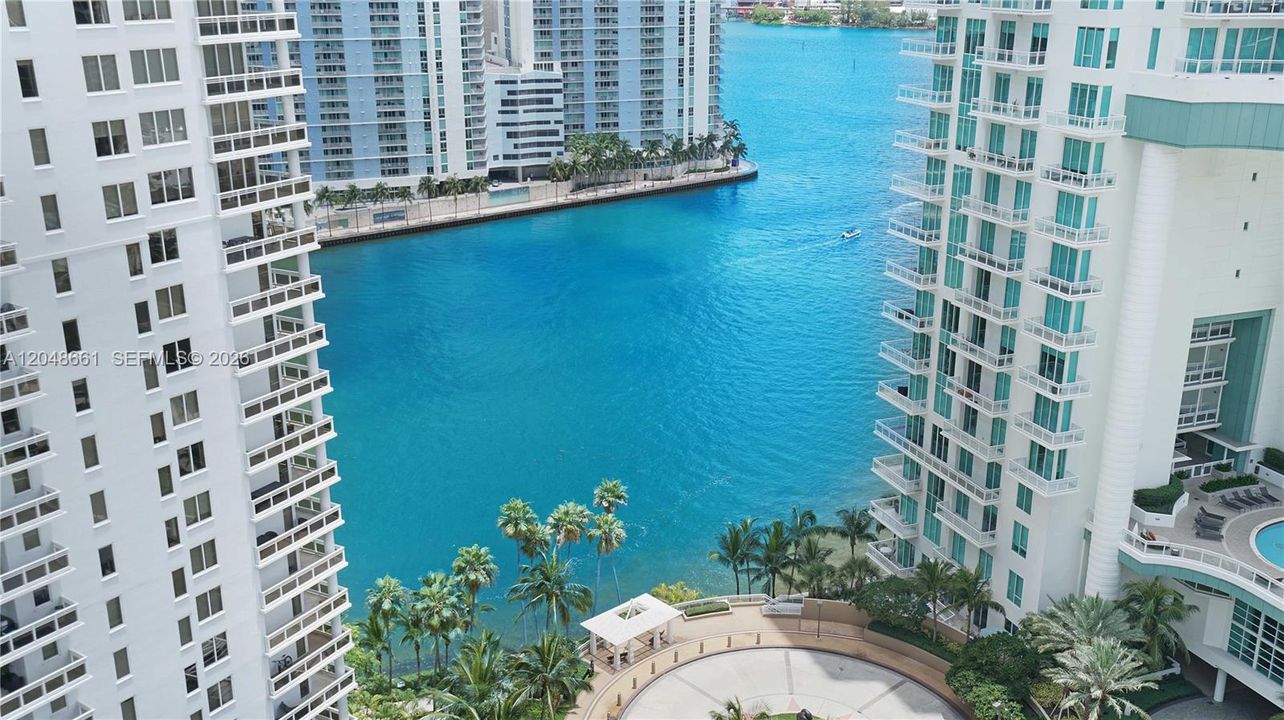 For Rent: $4,900 (2 beds, 2 baths, 1303 Square Feet)