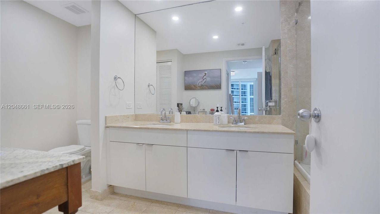 For Rent: $4,900 (2 beds, 2 baths, 1303 Square Feet)
