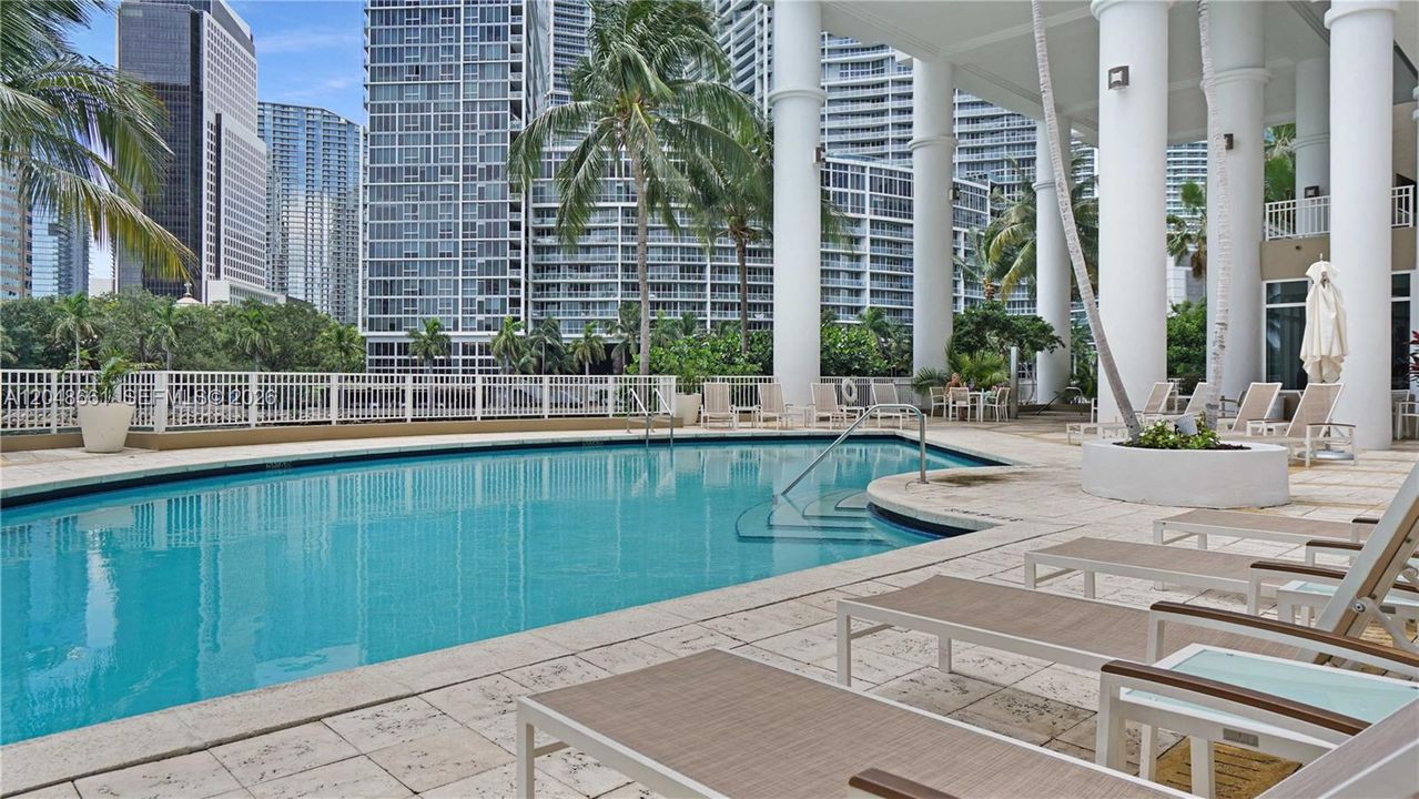 For Rent: $4,900 (2 beds, 2 baths, 1303 Square Feet)