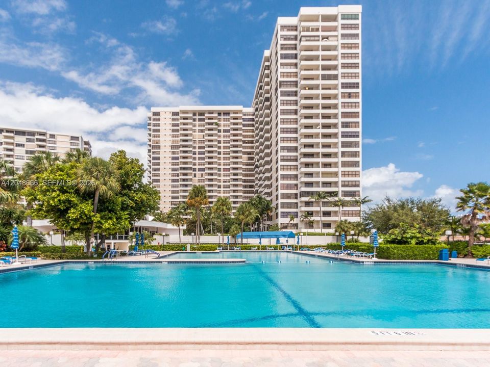 MARINA POOL