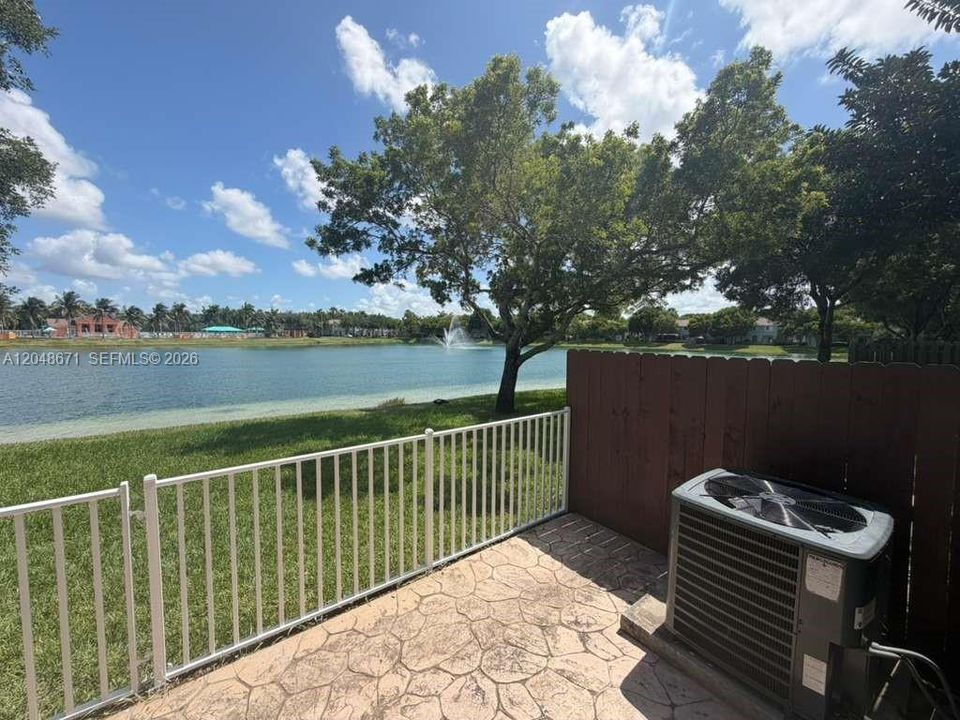For Rent: $2,200 (3 beds, 2 baths, 1302 Square Feet)