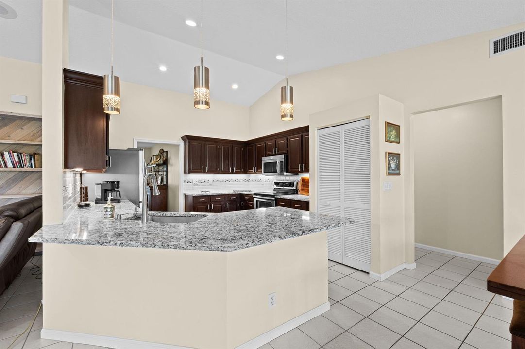 14-web-or-mls-A7409450