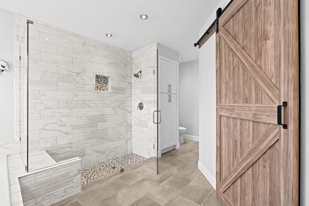 25-web-or-mls-A7409528