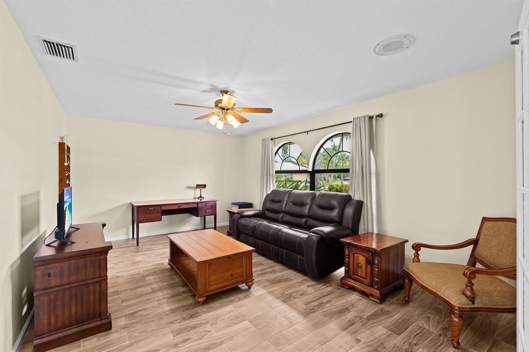 6-web-or-mls-A7409417
