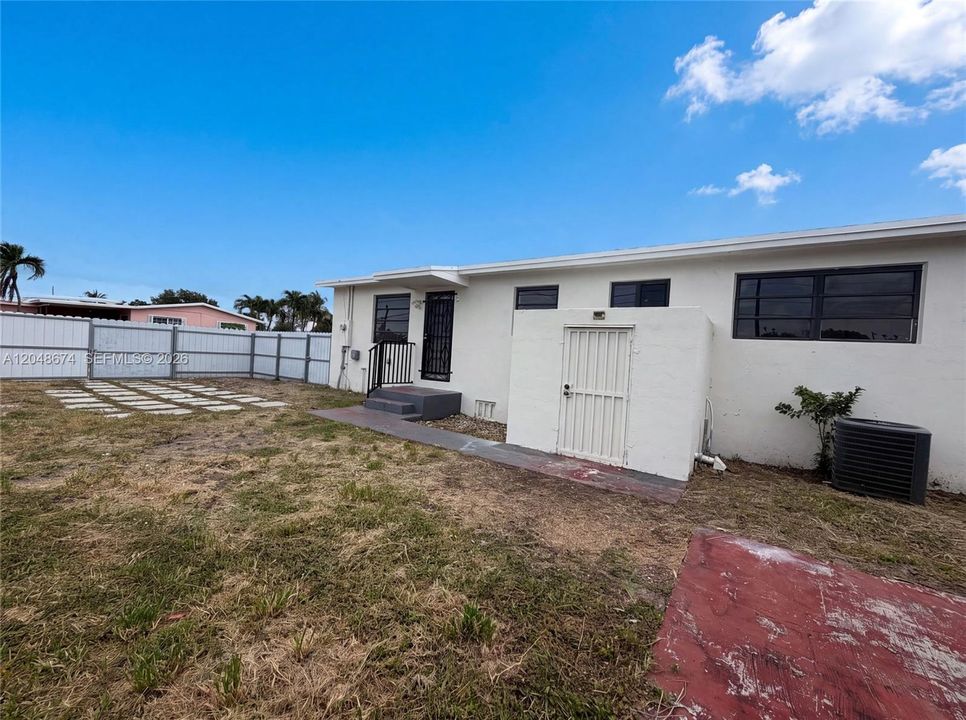 For Sale: $497,000 (3 beds, 2 baths, 1134 Square Feet)