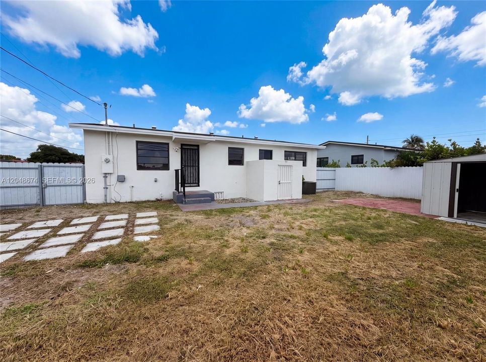 For Sale: $497,000 (3 beds, 2 baths, 1134 Square Feet)