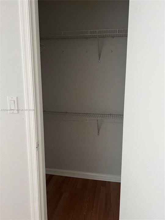 For Rent: $1,850 (1 beds, 1 baths, 560 Square Feet)