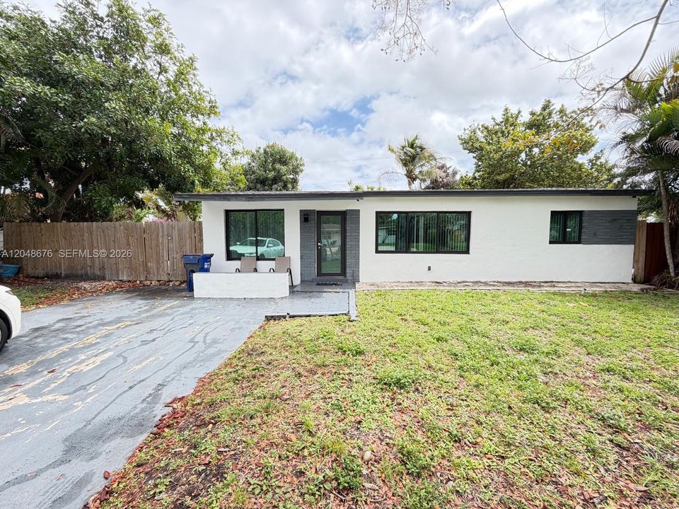 For Rent: $4,000 (3 beds, 2 baths, 768 Square Feet)