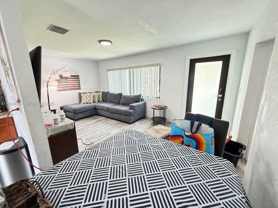 For Rent: $4,000 (3 beds, 2 baths, 768 Square Feet)