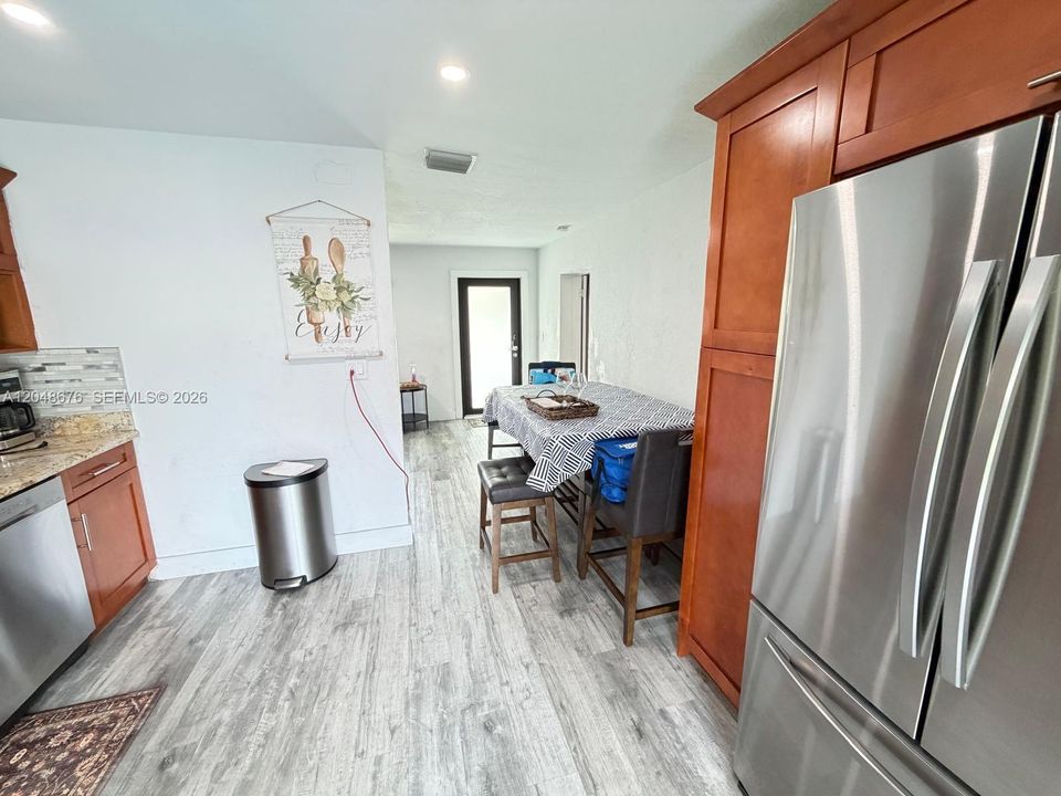 For Rent: $4,000 (3 beds, 2 baths, 768 Square Feet)