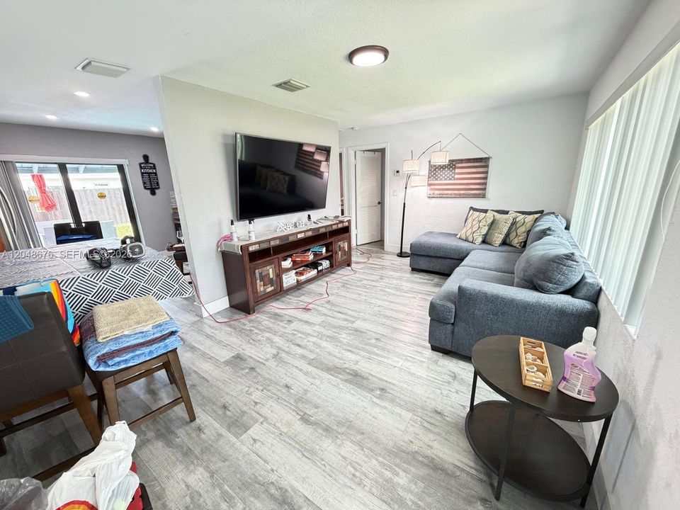 For Rent: $4,000 (3 beds, 2 baths, 768 Square Feet)