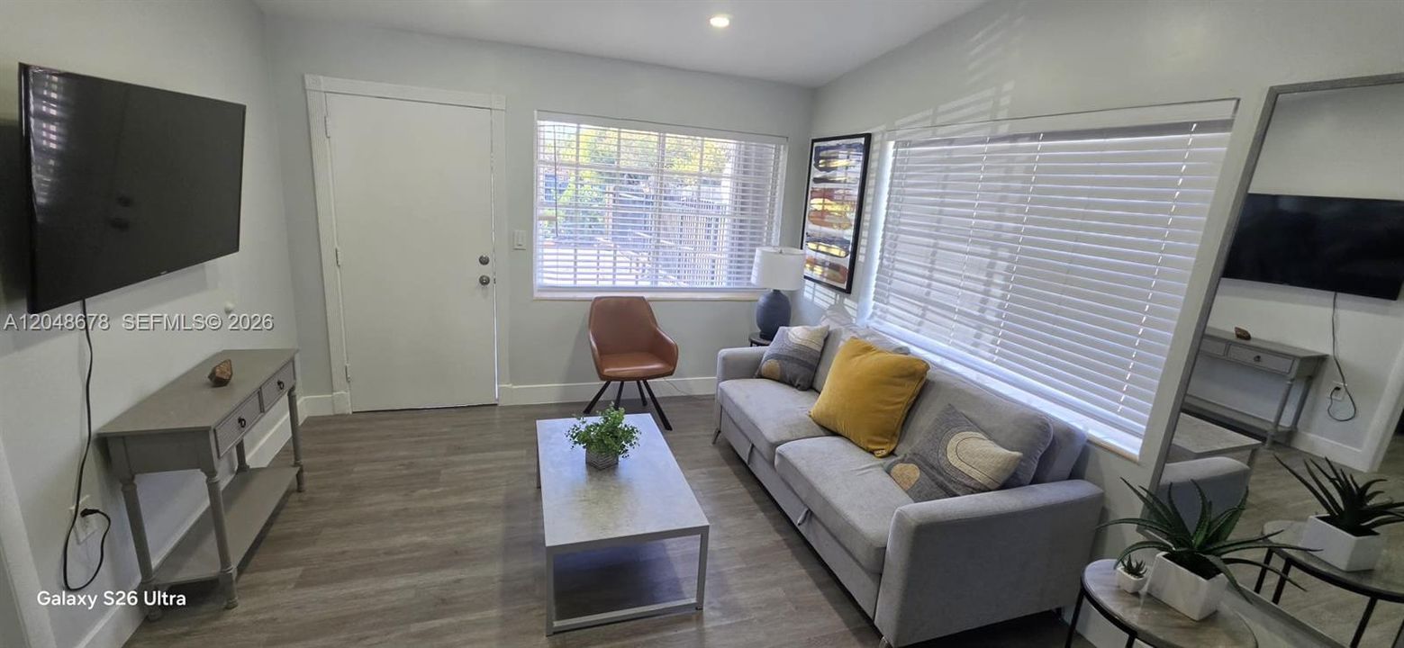 For Rent: $2,000 (1 beds, 1 baths, 600 Square Feet)
