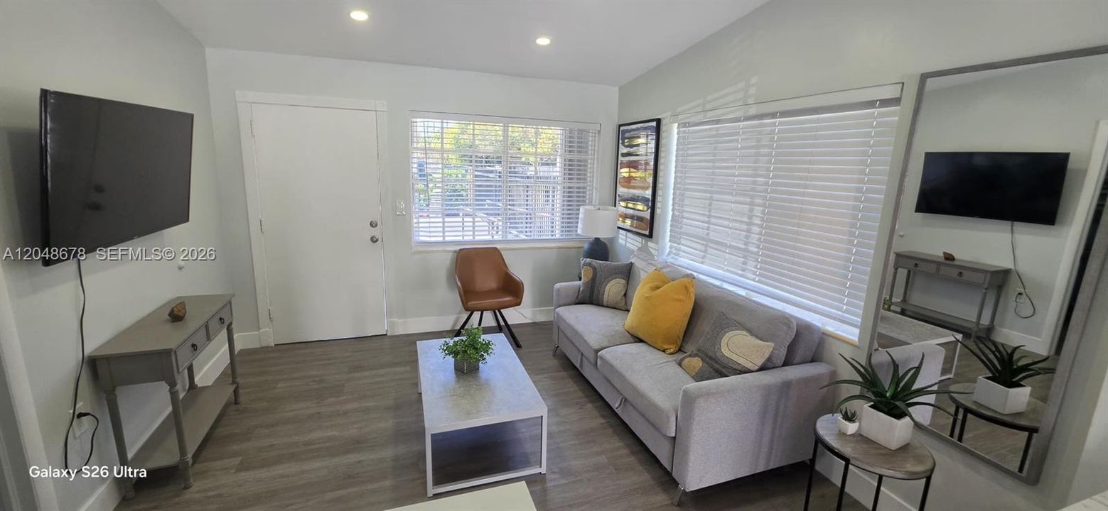 For Rent: $2,000 (1 beds, 1 baths, 600 Square Feet)