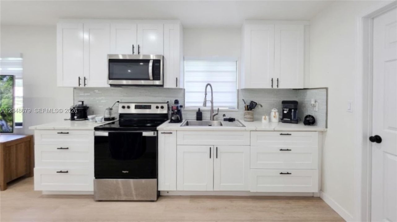 For Sale: $410,000 (2 beds, 2 baths, 1225 Square Feet)