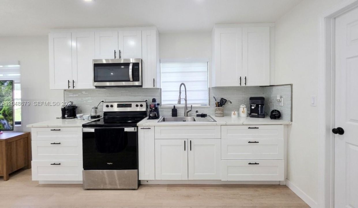 For Sale: $410,000 (2 beds, 2 baths, 1225 Square Feet)