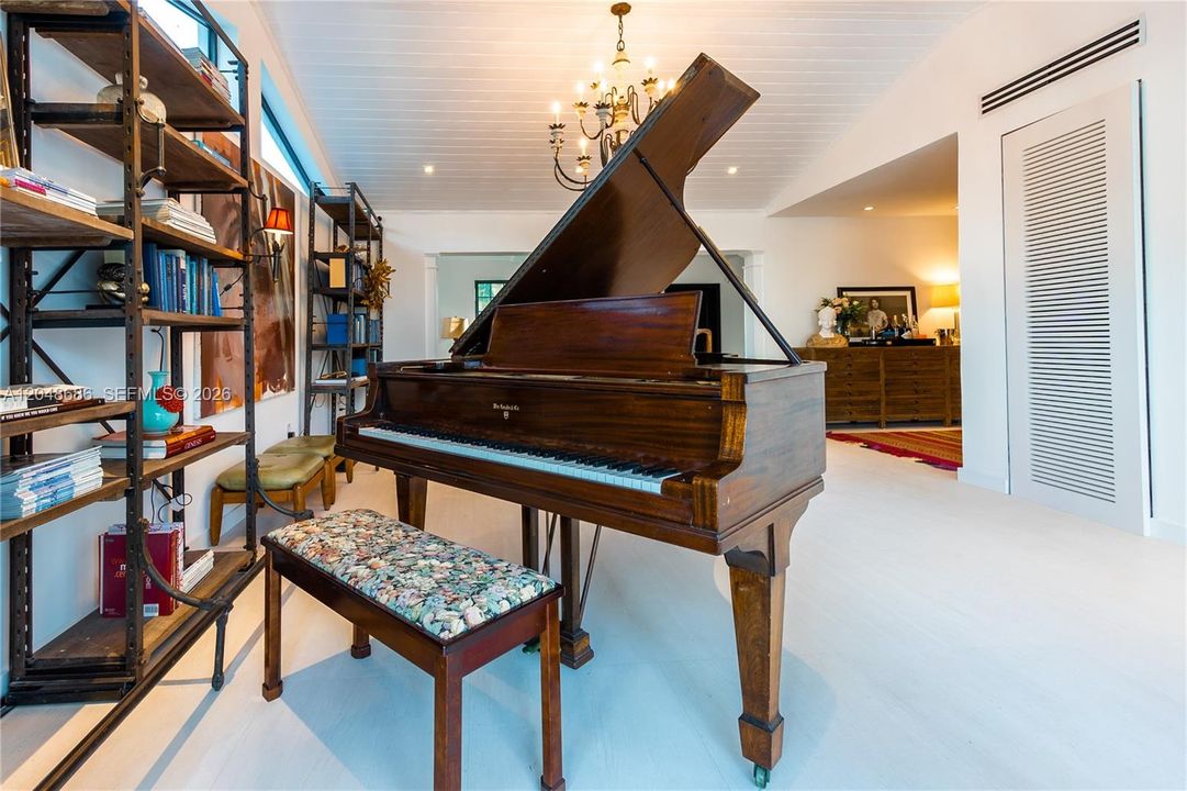 В аренду: $34,000 (5 спален, 4 ванн, 3547 Квадратных фут)