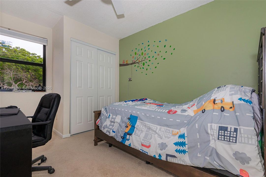 For Sale: $425,000 (3 beds, 2 baths, 1268 Square Feet)