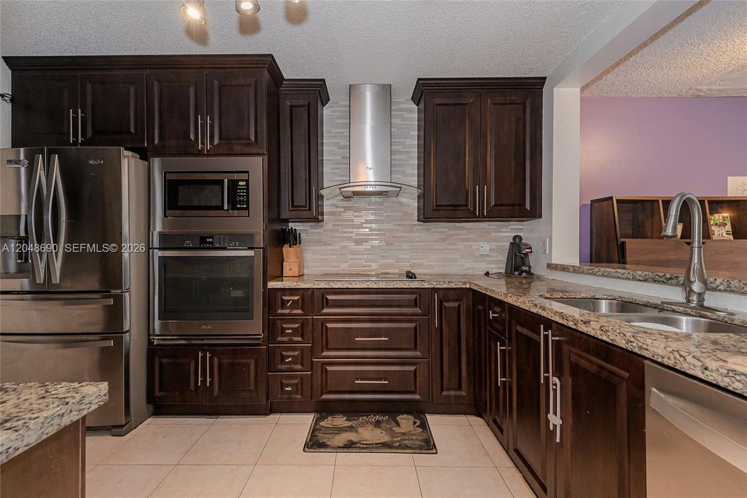 For Sale: $425,000 (3 beds, 2 baths, 1268 Square Feet)