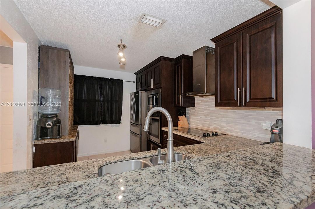 For Sale: $425,000 (3 beds, 2 baths, 1268 Square Feet)