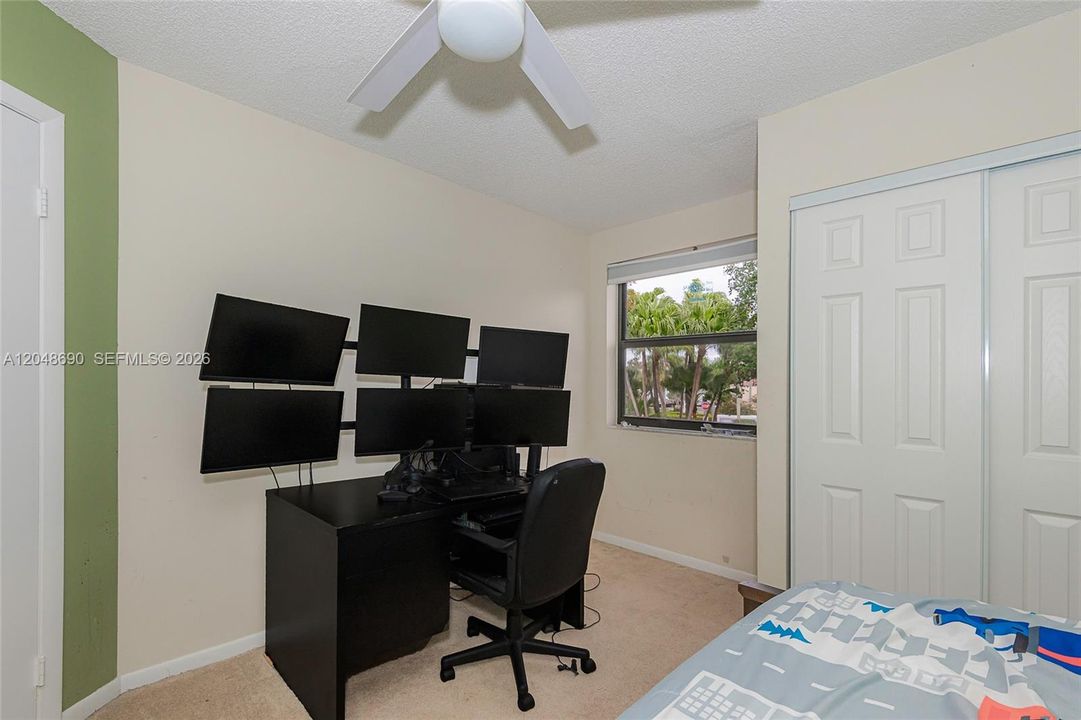 For Sale: $425,000 (3 beds, 2 baths, 1268 Square Feet)